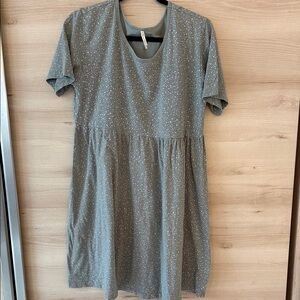 Rylee + Cru Gray Speckled Mini Dress size L